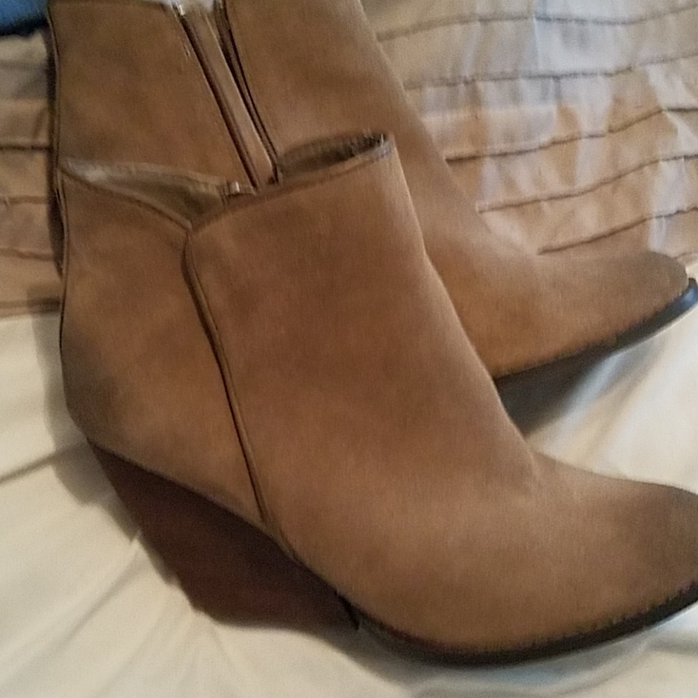 Woman's booties - Picture 3 of 4